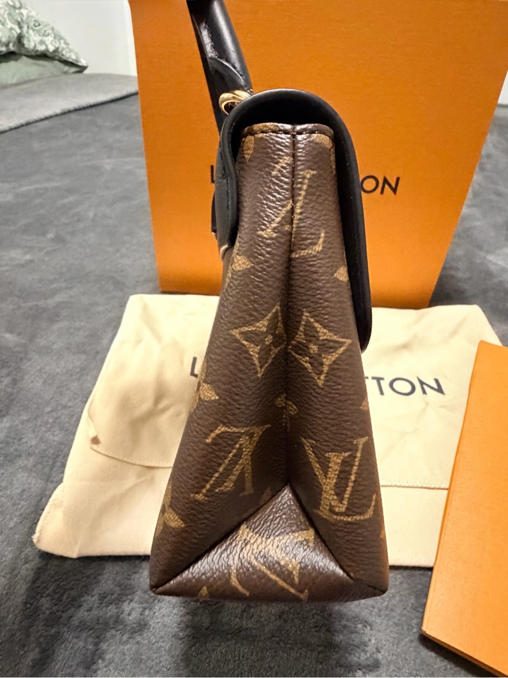 Louis Vuitton Locky BB - Picture 6 of 13